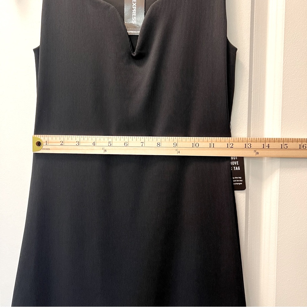 NWT EXPRESS Body Contour Ribbed V-Wire Ruffle Dress-Black - Picture 8 of 13